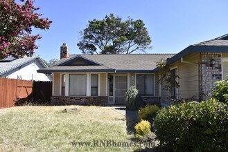 Building Photo - 1349 Silver Spur Cir