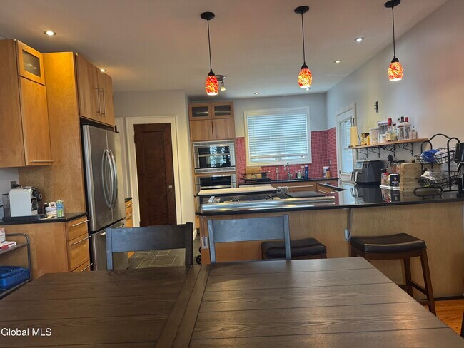 Foto del edificio - 186 S Allen St