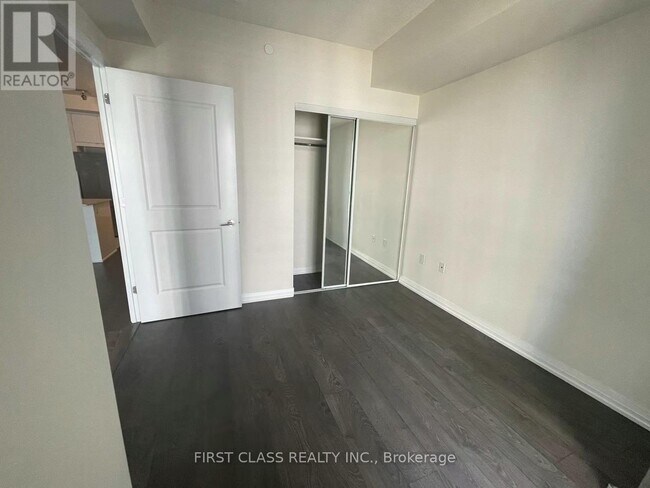 Photo du bâtiment - 50 Thomas Riley Rd