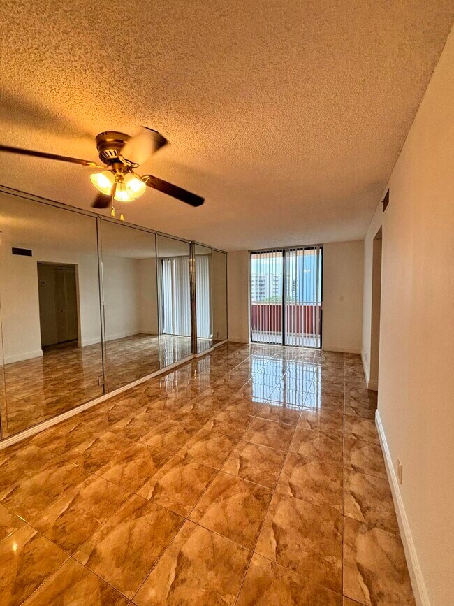 Foto del edificio - 501 SW 1st St