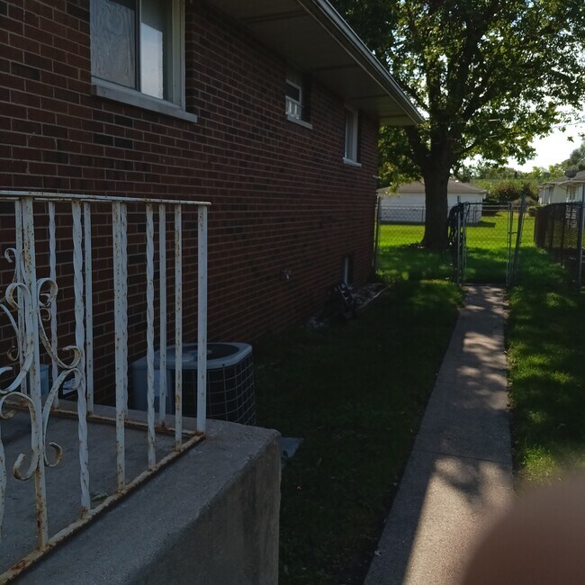 Foto del edificio - 1821 W 19th Ave