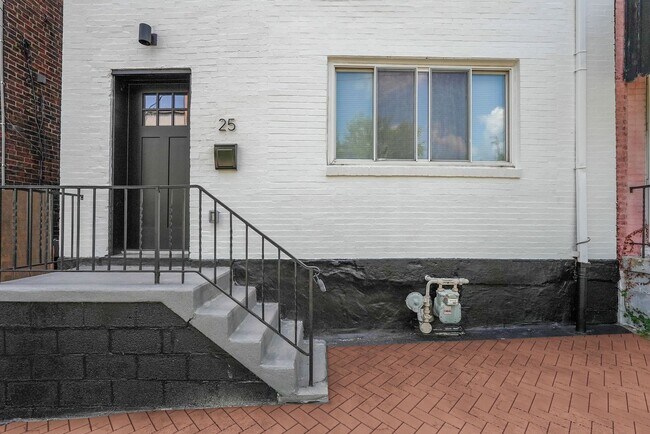 Foto del edificio - Luxury 4 Bed, 2.5 Bath, Amazing South Side...