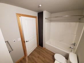 Building Photo - The Grand on Broadway