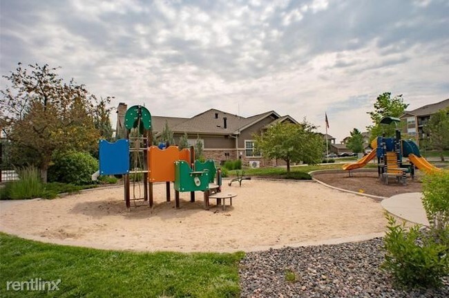 Building Photo - 1455 Sunset Way
