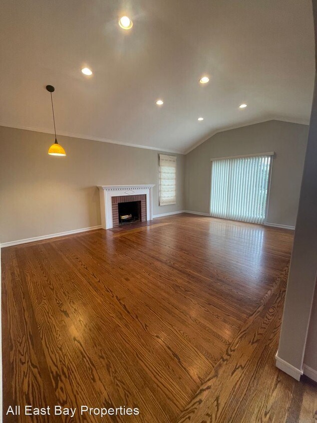 Primary Photo - 4 br, 3 bath House - 488 Florence Avenue