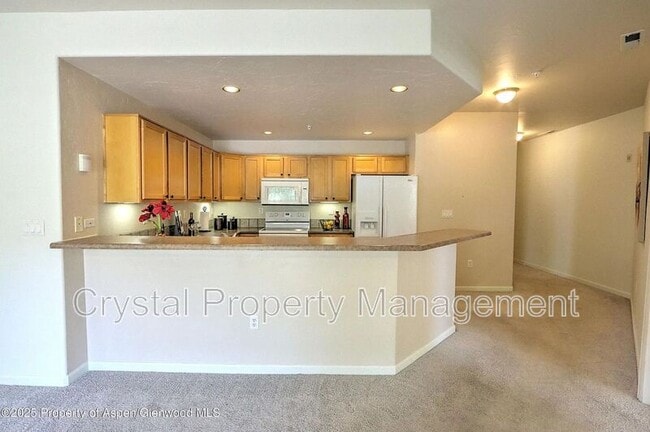 Foto del edificio - 2701 Midland Ave