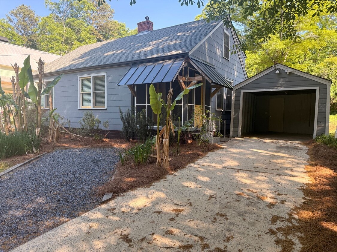 3BR Normaltown Charmer - 3BR Normaltown Charmer