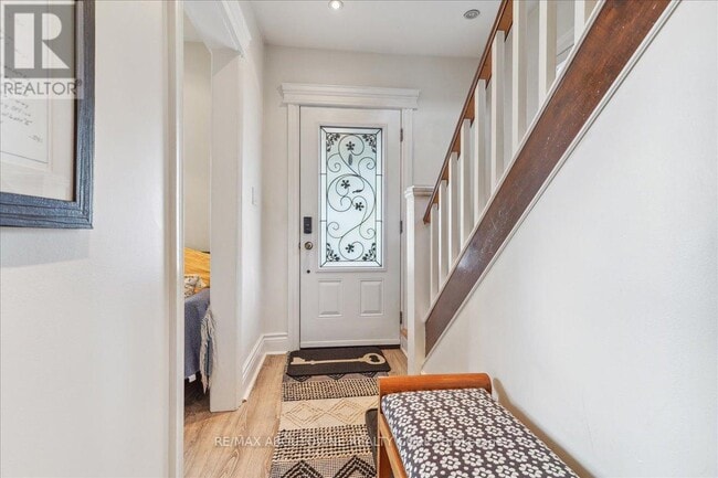 Building Photo - 5 Milton St