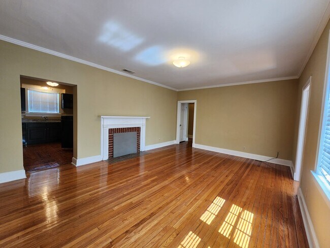 Building Photo - 1107 S Madison St