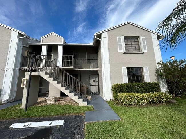Building Photo - 1197 Washington Cir