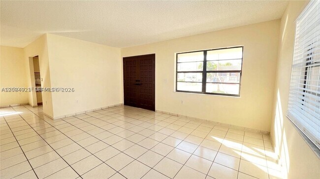 Foto del edificio - 2820 SW 25th St