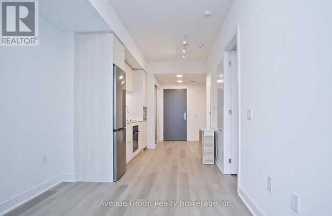 Photo du bâtiment - 86 Dundas St E