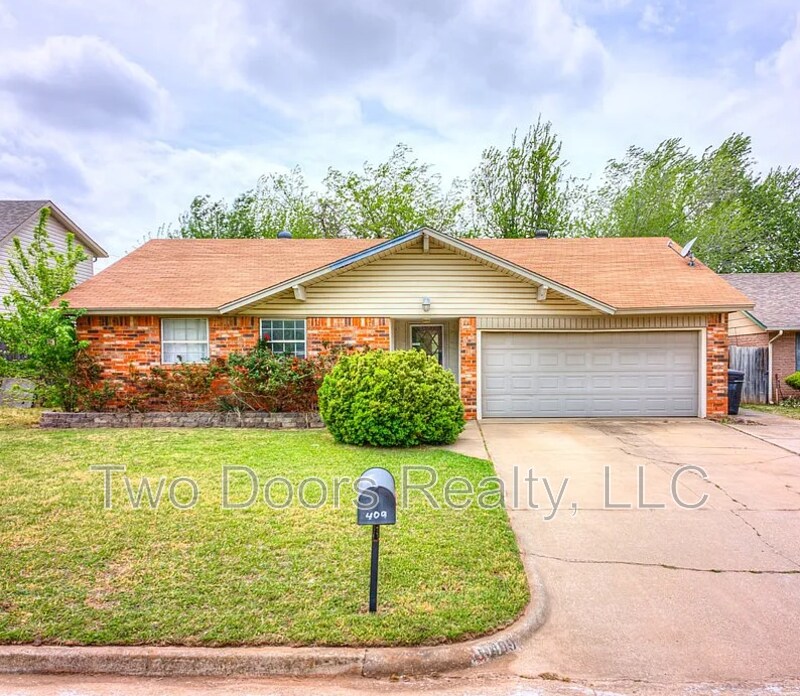 Primary Photo - 409 S English Dr