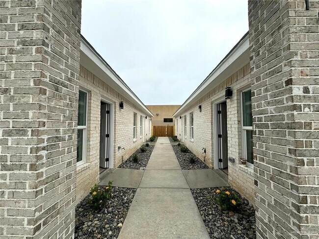 Building Photo - 100 San Jose Dr