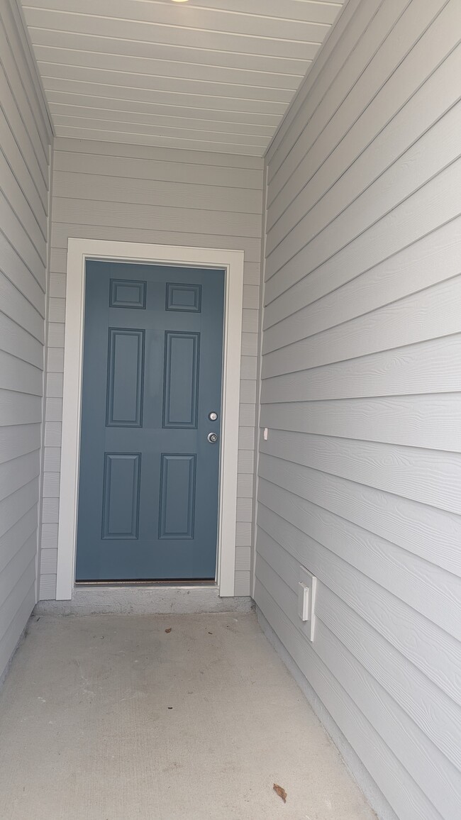 Building Photo - 577 Holly Lakes Dr