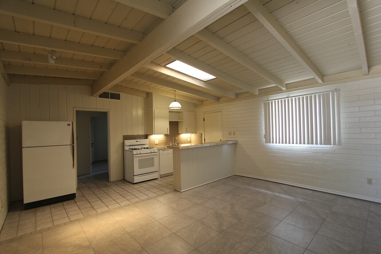 Foto principal - 724 E Adams St