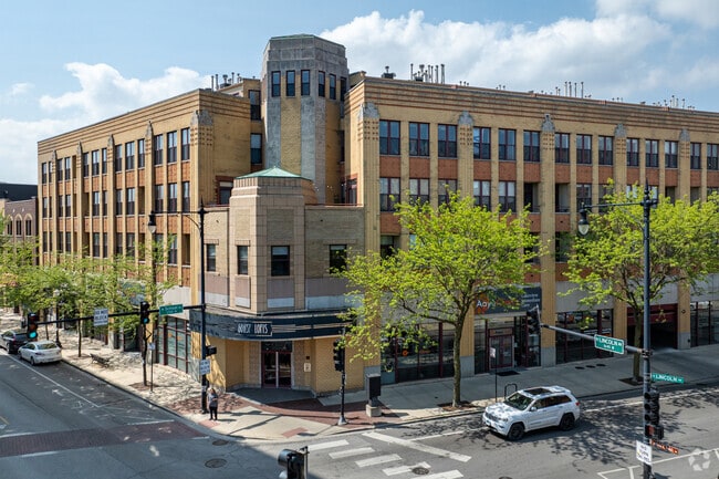 60657 Lofts Condominiums