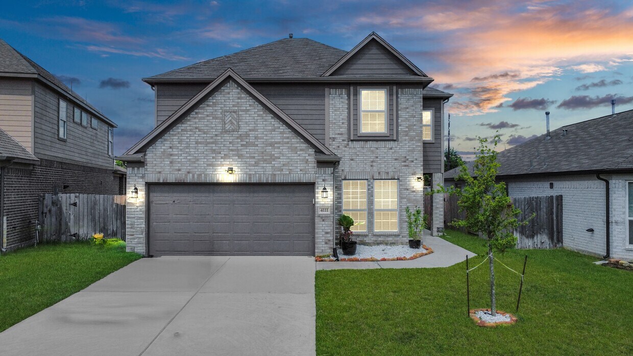 Foto principal - 4111 Fair Country Ln