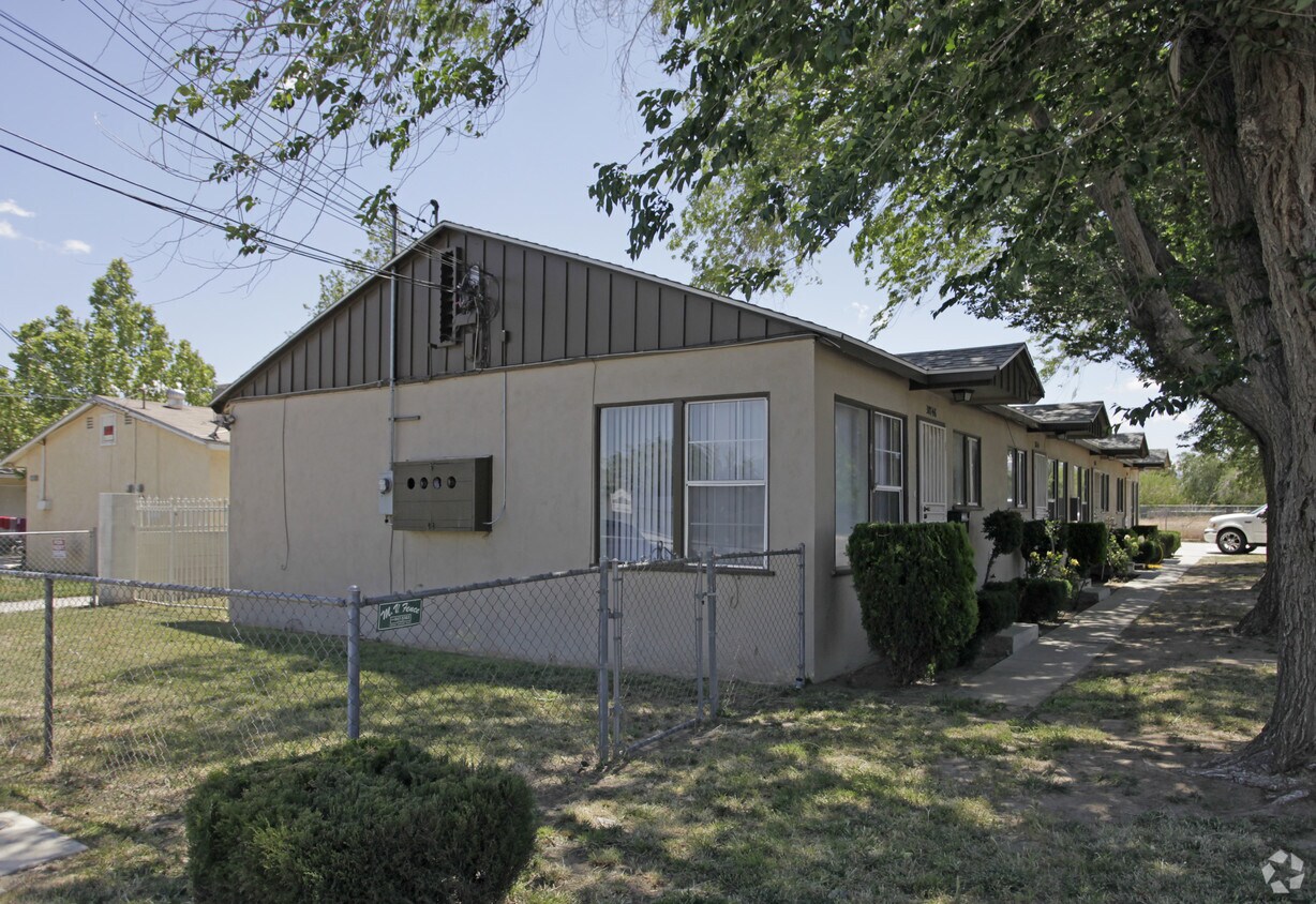 Primary Photo - Palmdale Town House