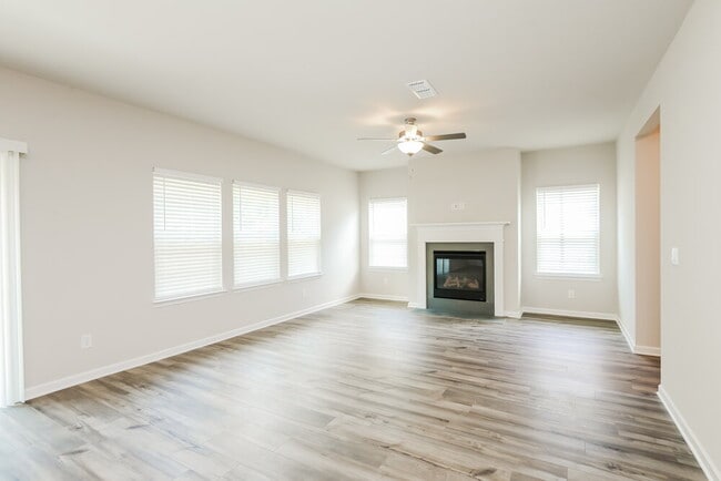 Building Photo - 137 Longleaf St