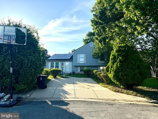 Building Photo - 2015 Mapleleaf Pl