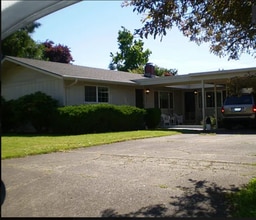 Building Photo - 3046 Hyacinth St