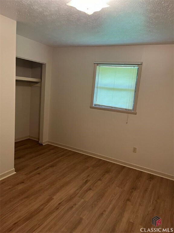 Building Photo - 1807 Cedar Shoals Dr