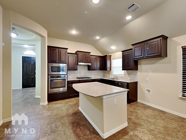 Foto del edificio - 12900 Steadman Farms Dr