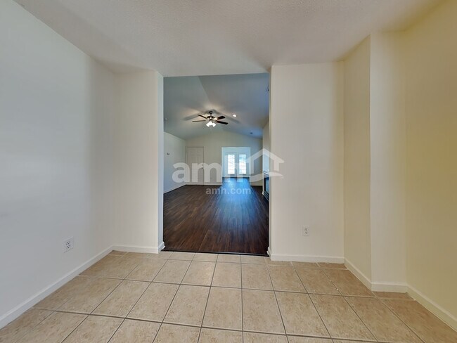 Foto del edificio - 197 Cameron Way Cir
