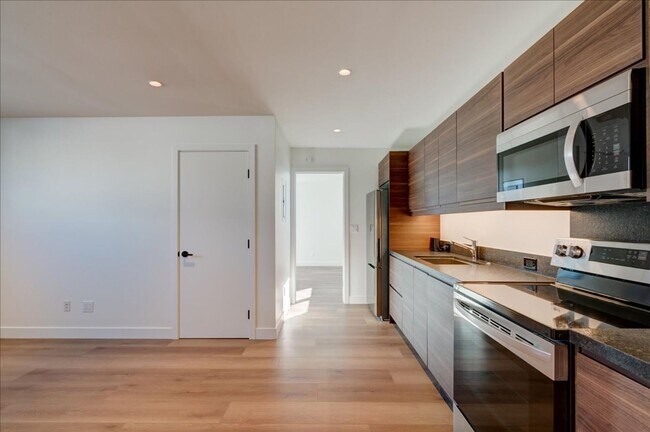 Foto del edificio - New 2 Bedroom Home in Historic Sherman Heights - Available For Immediate Move-In