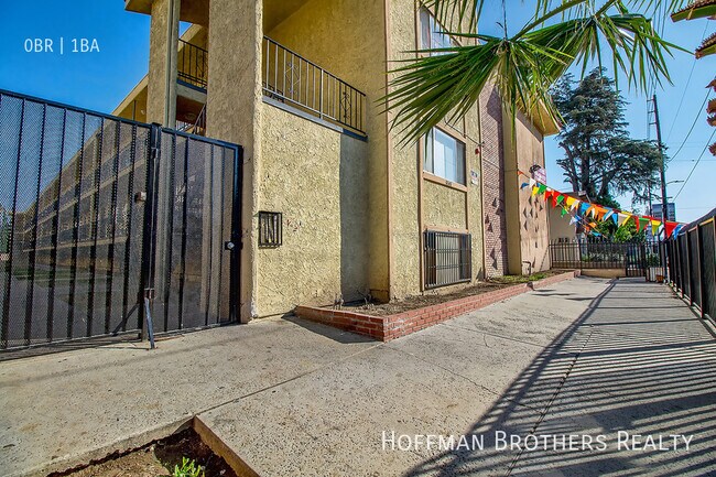 Foto del edificio - 6548 Sepulveda Blvd