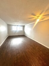Building Photo - 4280 Quentin Ave