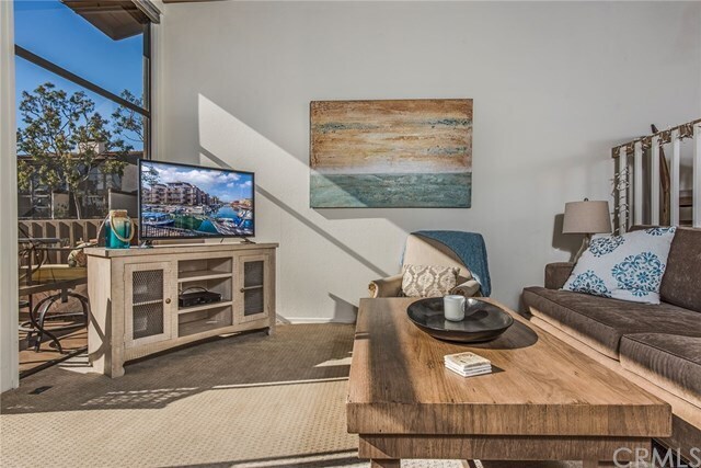 Building Photo - 6326 Marina Pacifica Dr S