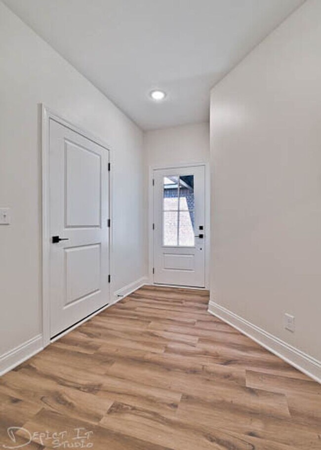 Foto del edificio - 2 Bed, 2 Bath Patio Homes located in Big Creek Country Club