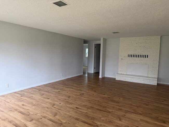 Building Photo - Cozy 3 bedroom Home for rent