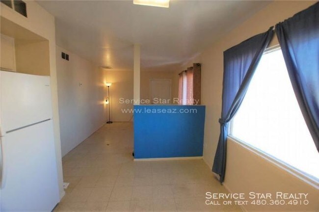 Building Photo - 2 bedroom in Phoenix AZ 85040-1454