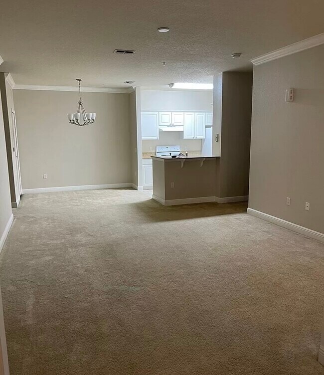 Building Photo - 303 Southern Pecan Cir