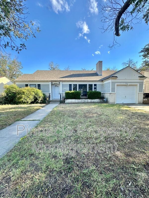 Foto principal - 2311 Live Oak St