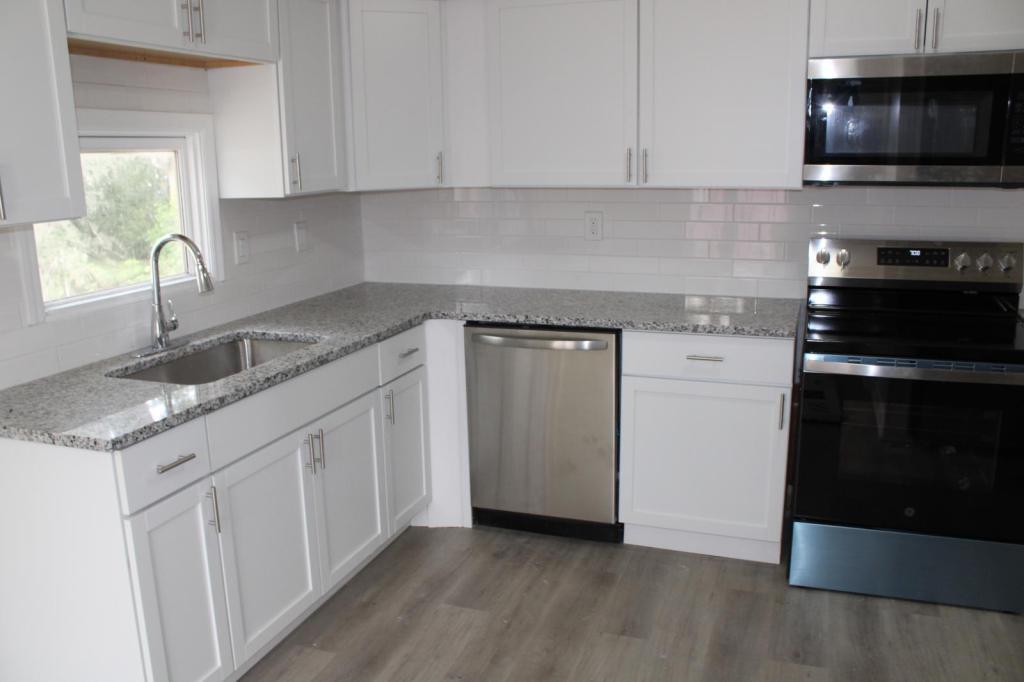 Foto principal - 13120-13124 4 St