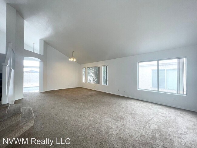 Foto del edificio - 3 br, 3 bath House - 7906 W Gilmore Ave