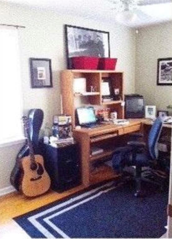 Foto del edificio - 1621 Caddell Ln