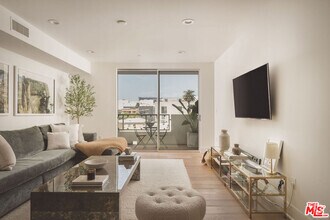 Building Photo - 118 Kings Rd