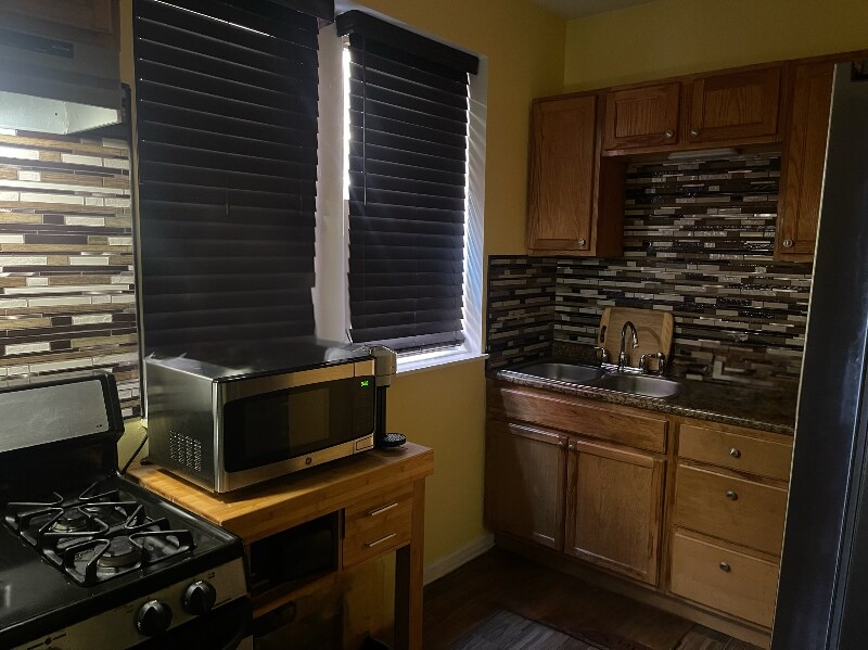 Foto del edificio - 1643 E 83rd St