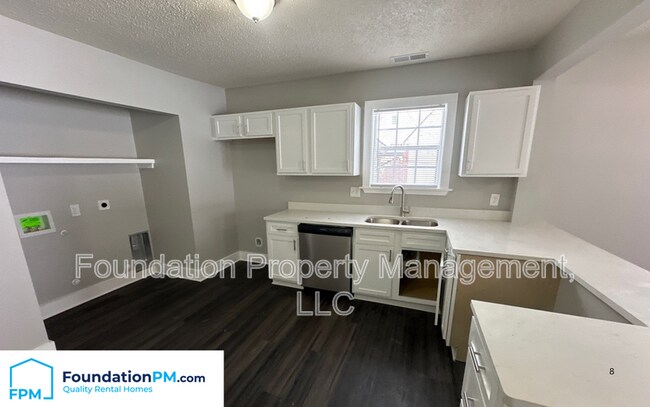 Building Photo - 481 Lundee St