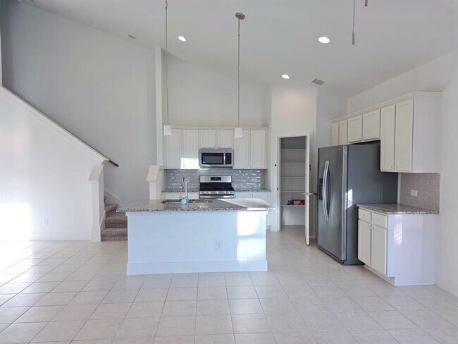 Building Photo - 150 Elisha Dr