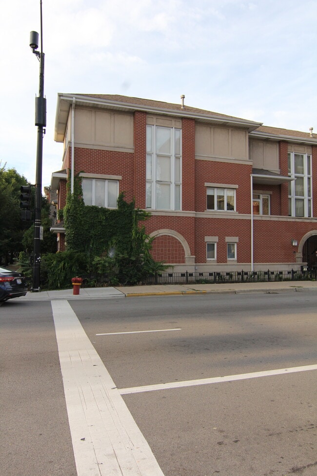 Building Photo - 1605 N Sedgwick St