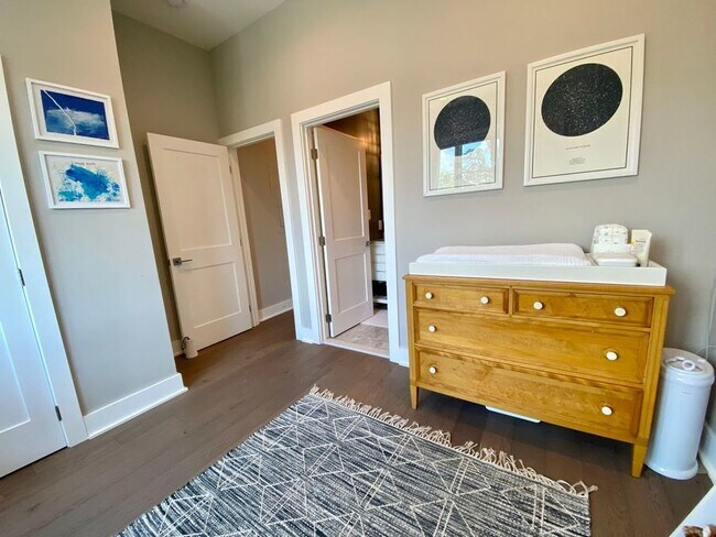 Building Photo - Bright & Airy Two-Bedroom with Private Roo...