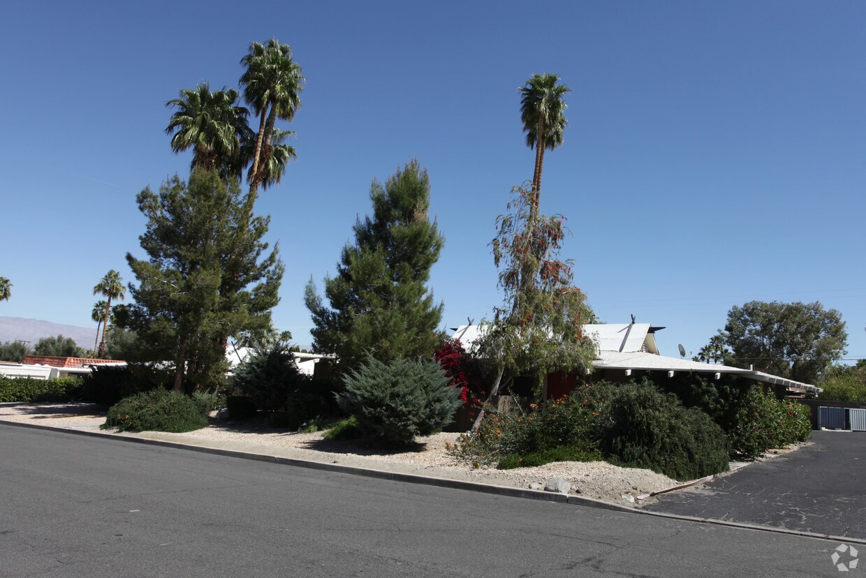 Primary Photo - 45900 OCOTILLO Dr