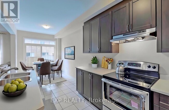 Building Photo - 625 Sweetwater Cres