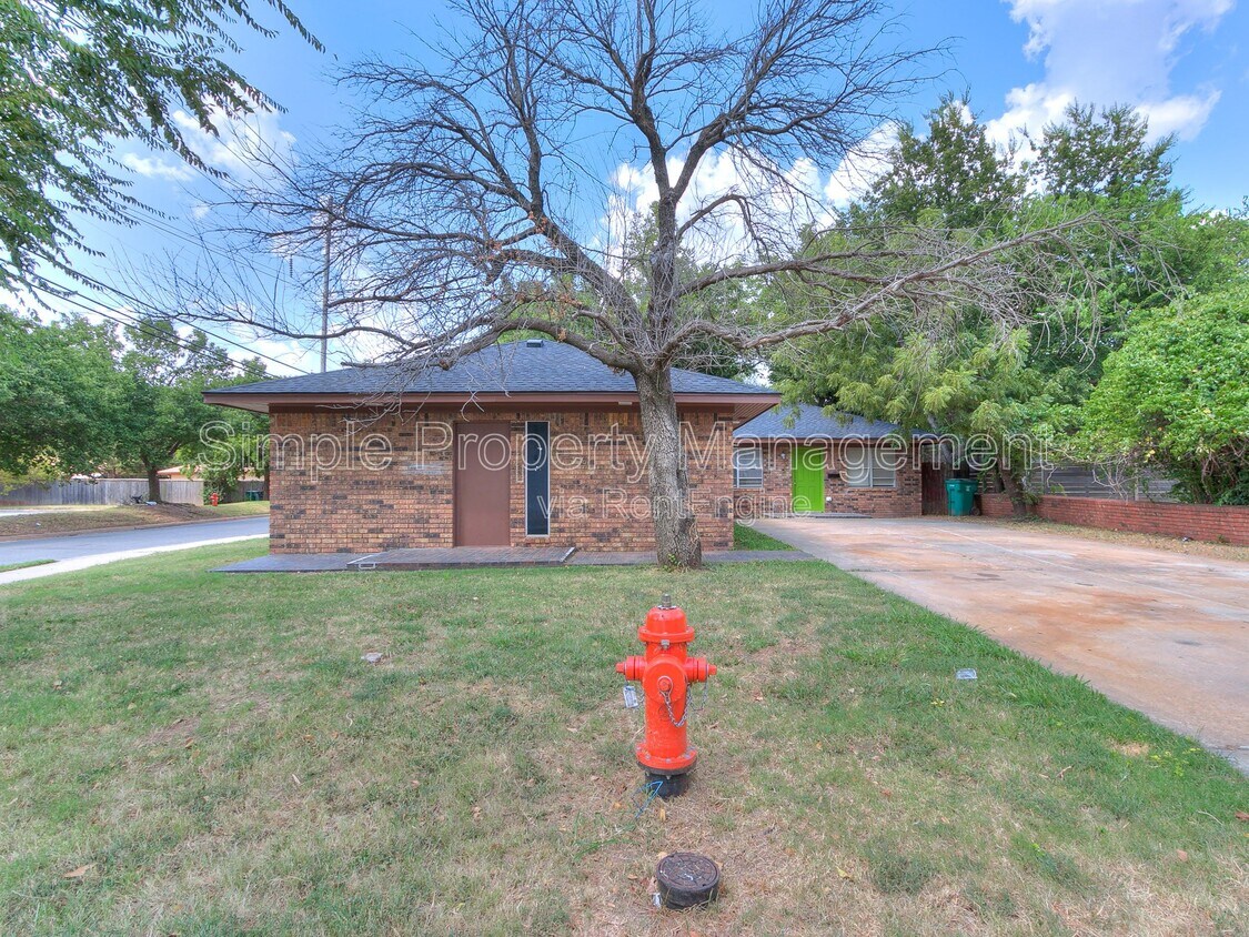 Primary Photo - 2261 NW 42nd St